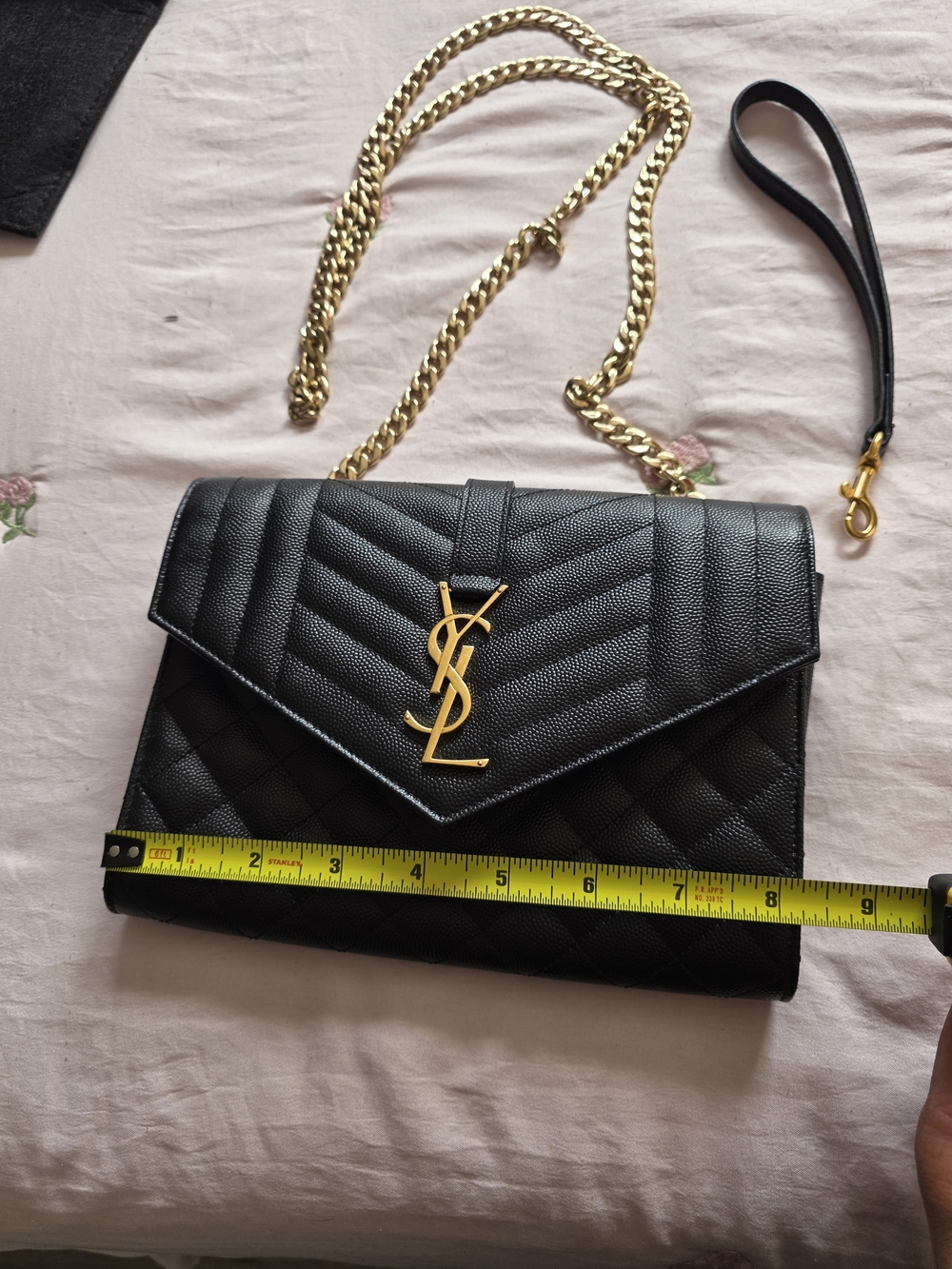 Saint Laurent Black Quilted Envelope Chain Wallet - Picture 4 of 15